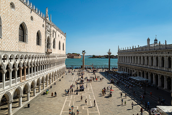 Palais ducal vu du haut de la basilique
