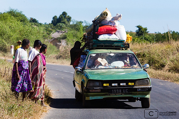Taxi brousse sur la RN7