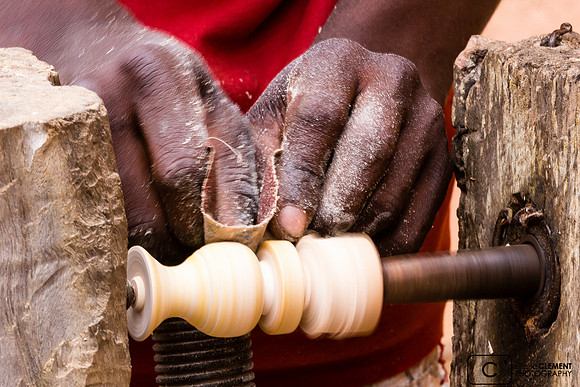 Sculpteur à Ambositra