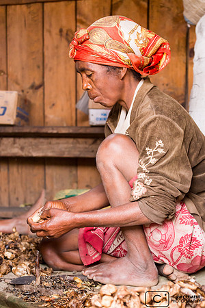 Nettoyage des cocons des vers à soie à Sandrandahy