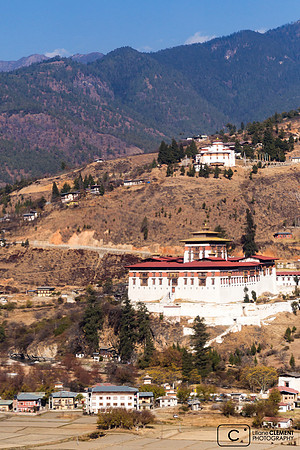 Juste avant d'attérir, vue sur le Dzong