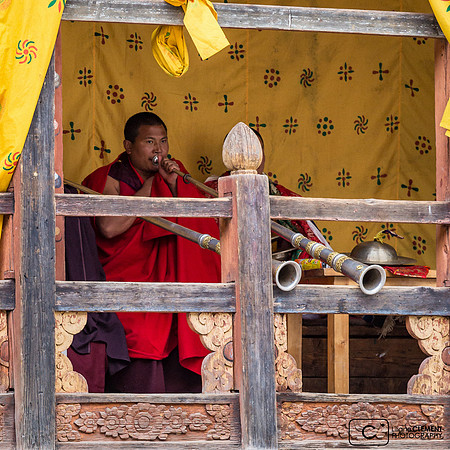 Trongsa: trompes tibétaines