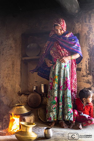 Femme dans son intérieur à Narlay