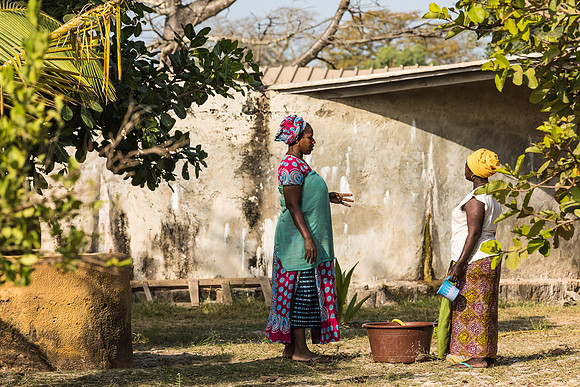 Femmes à Alouga