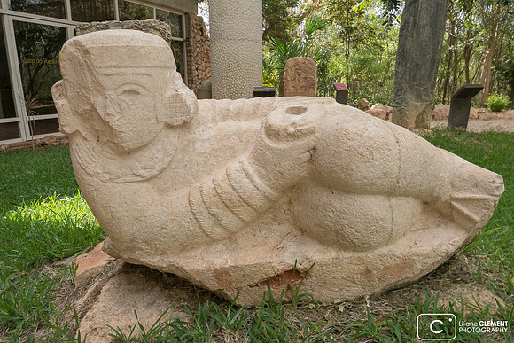 Statue à Dzibilchaltum