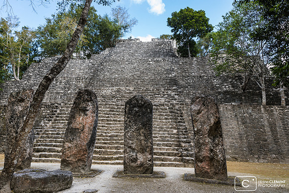 Calakmul, les stèles de la structure 1