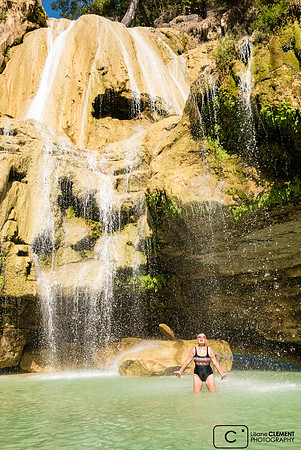 Après les gorges une magnifique cascade à 30 mn de marche dans la forêt: quelle fraîcheur!