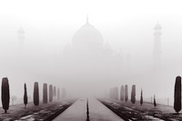 Le Taj Mahal dans la brume