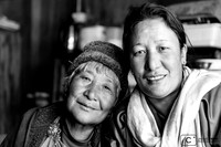 Kesang Choden et sa mère  à Ingo près de Haa